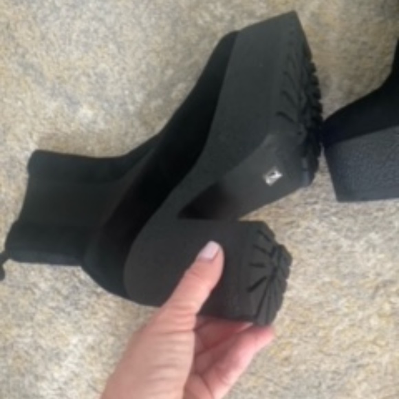 Gorgeous barely worn Lamoda Platform Boots - Picture 2 of 2